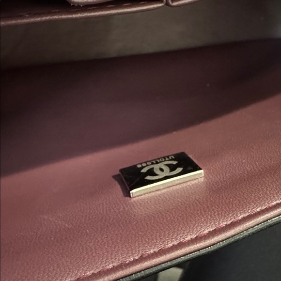 CC Chic Black Quilted Chain Shoulder Bag Purse Black Silver - Picture 13 of 14